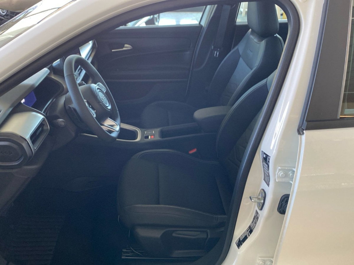Jeep Avenger 1.2 turbo e-hybrid mhev Altitude fwd 110cv edct6 (17)