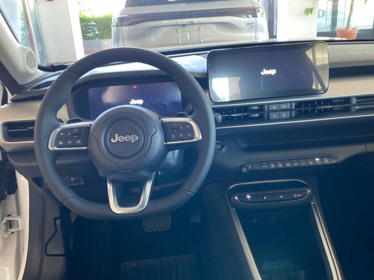 Jeep Avenger 1.2 turbo e-hybrid mhev Altitude fwd 110cv edct6 (18)