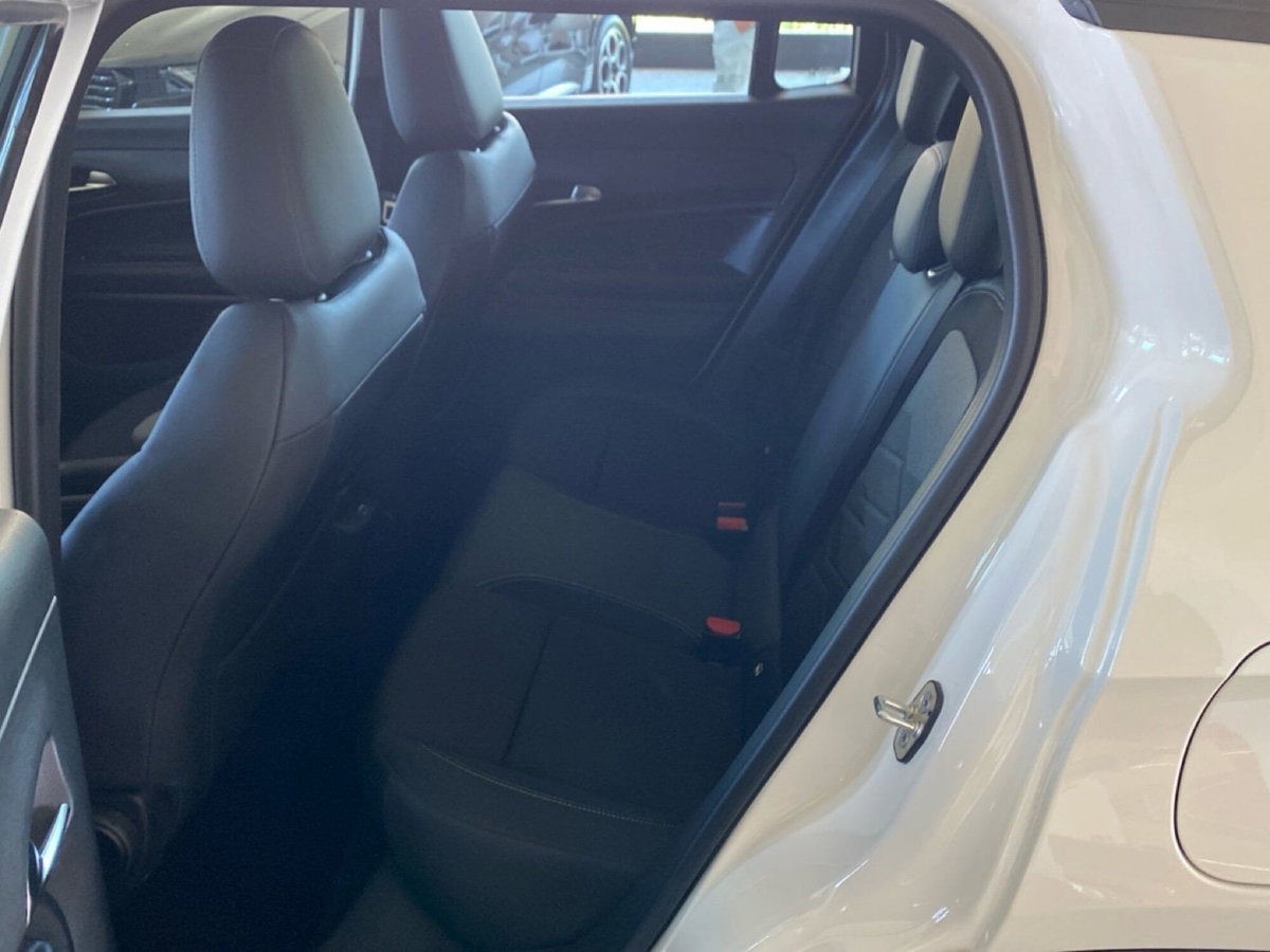 Jeep Avenger 1.2 turbo e-hybrid mhev Altitude fwd 110cv edct6 (19)