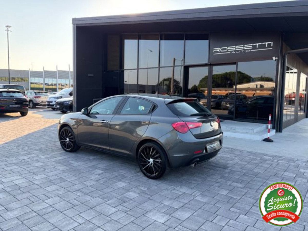 Alfa Romeo Giulietta 1.4 Turbo Giulietta Gpl 120cv (10)