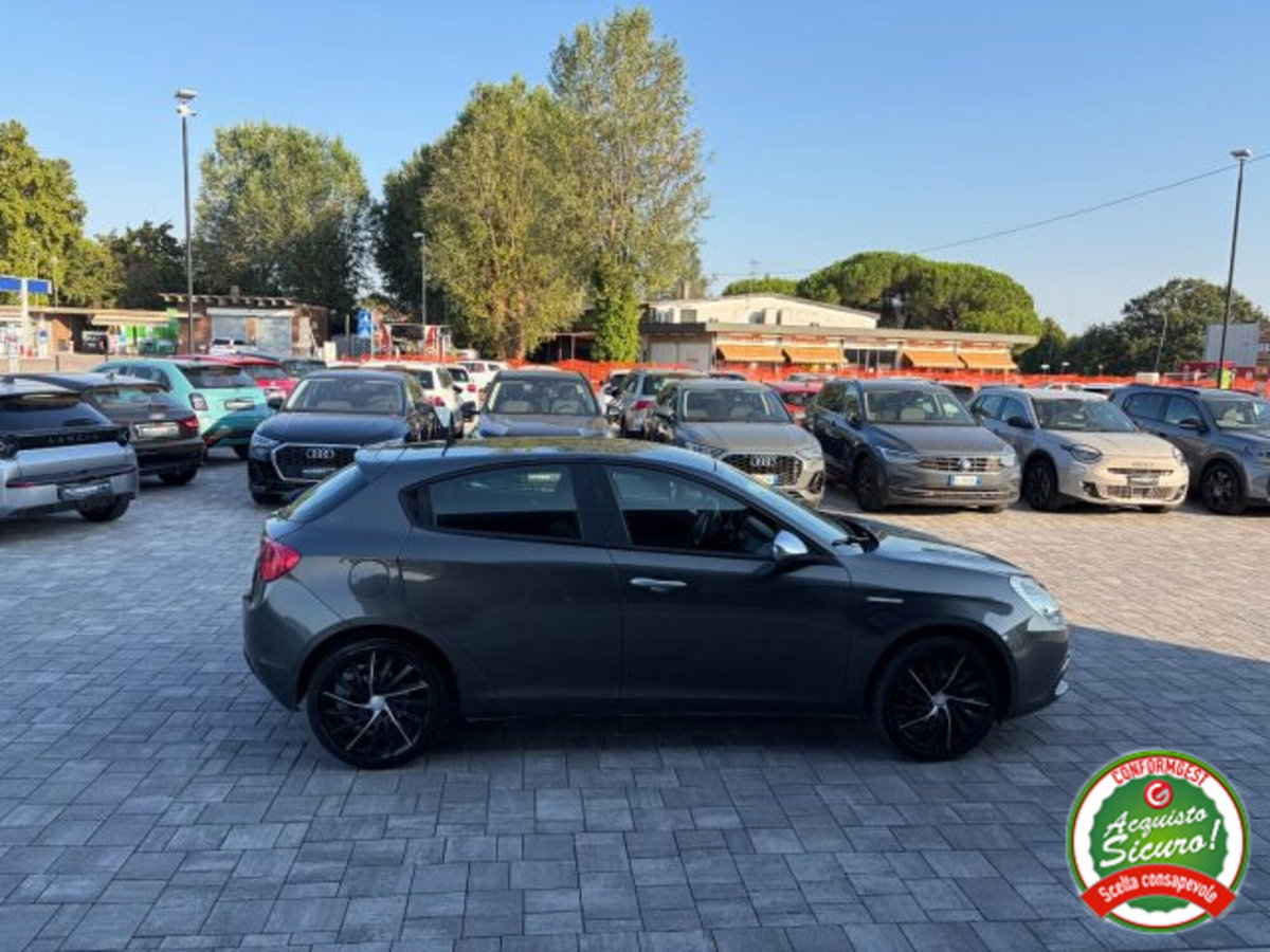 Alfa Romeo Giulietta 1.4 Turbo Giulietta Gpl 120cv (8)