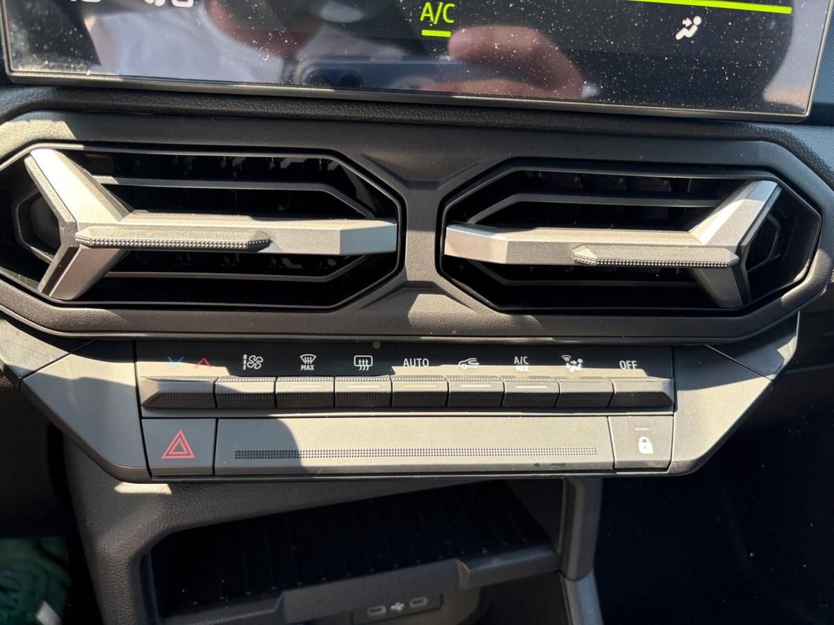 Dacia Duster 1.6 hybrid Journey 140cv (12)