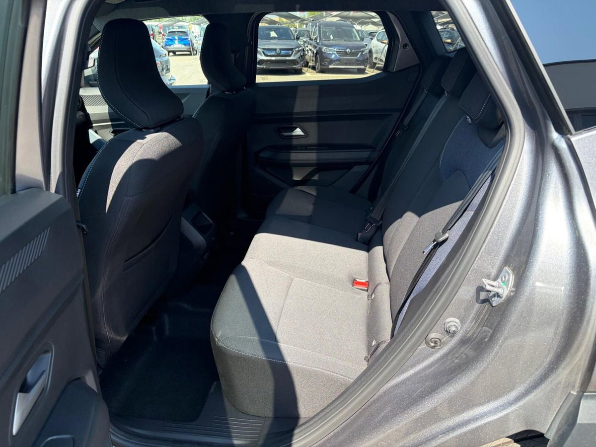 Dacia Duster 1.6 hybrid Journey 140cv (6)