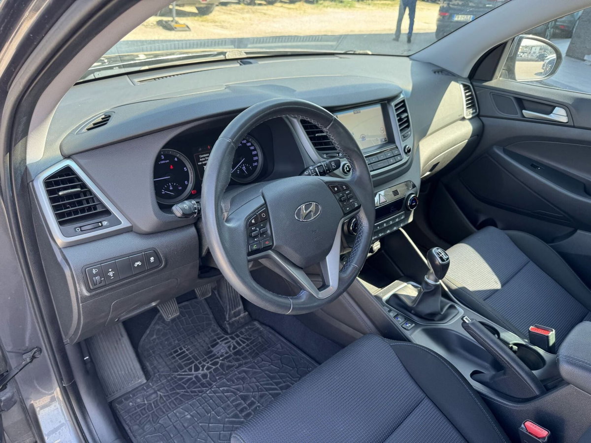 Hyundai Tucson 1.7 CRDi XPossible (10)