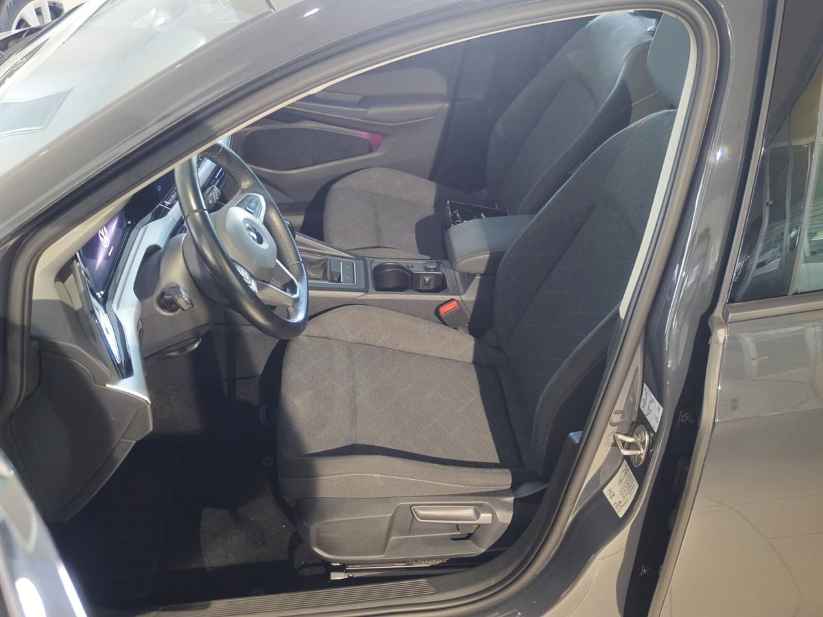 Volkswagen Golf 1.0 TSI EVO Life (10)