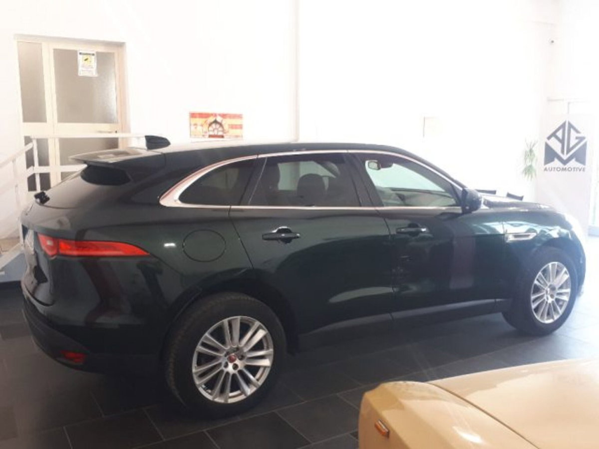 Jaguar F-Pace 2.0 D 180 CV AWD aut. Portfolio (2)