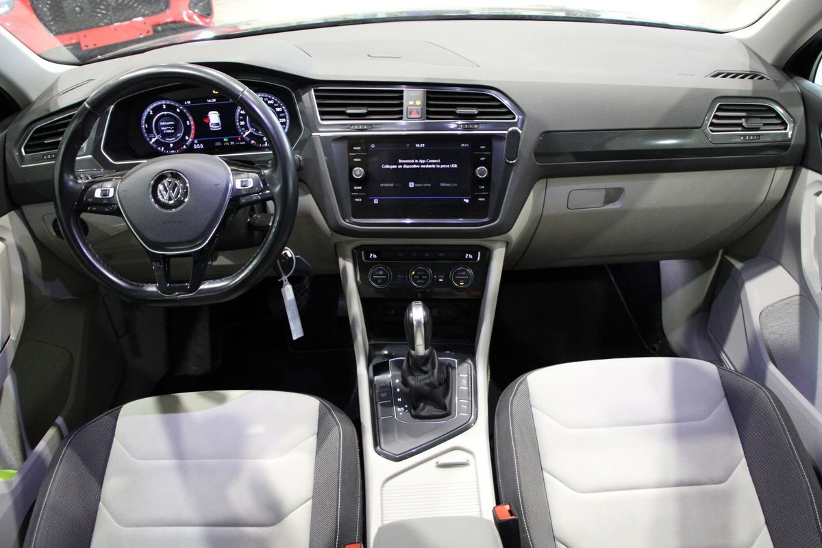 Volkswagen Tiguan 2.0 tdi Edition 20 150cv dsg (10)