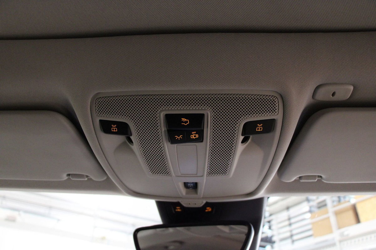 Volkswagen Tiguan 2.0 tdi Edition 20 150cv dsg (17)