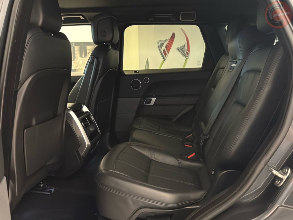 Land Rover Range Rover Sport 3.0D l6 249 CV HSE Dynamic Stealth (8)