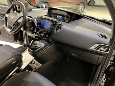 Lancia Ypsilon 1.0 FireFly 5 porte S&S Hybrid Gold Plus (14)