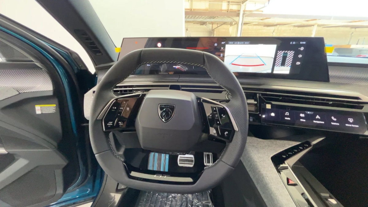 Peugeot 3008 1.2 hybrid GT 145cv e-dcs6 (10)
