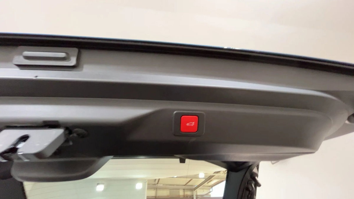 Peugeot 3008 1.2 hybrid GT 145cv e-dcs6 (16)