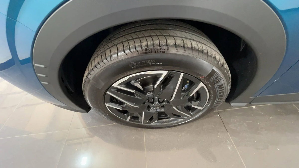 Peugeot 3008 1.2 hybrid GT 145cv e-dcs6 (7)