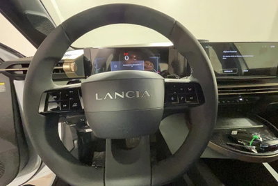 Lancia Ypsilon 1.2 mhev 110cv e-dct (11)