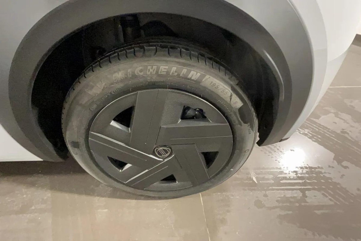 Lancia Ypsilon 1.2 mhev 110cv e-dct (7)