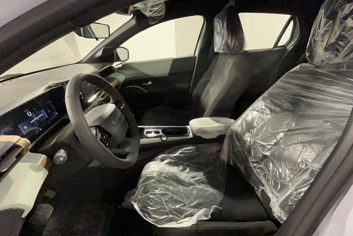 Lancia Ypsilon 1.2 mhev 110cv e-dct (9)