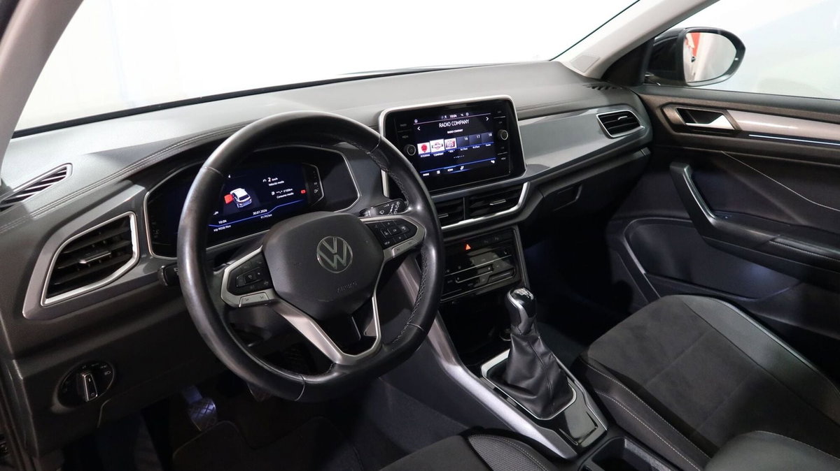 Volkswagen T-Roc 2.0 tdi Style 115cv (2)