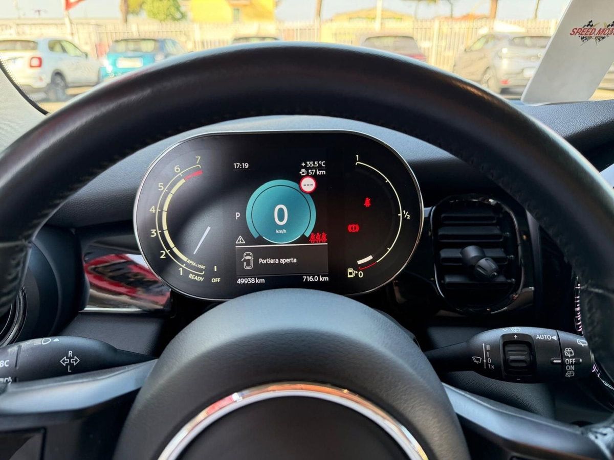 MINI Mini 1.5 Cooper Essential 5 porte (12)