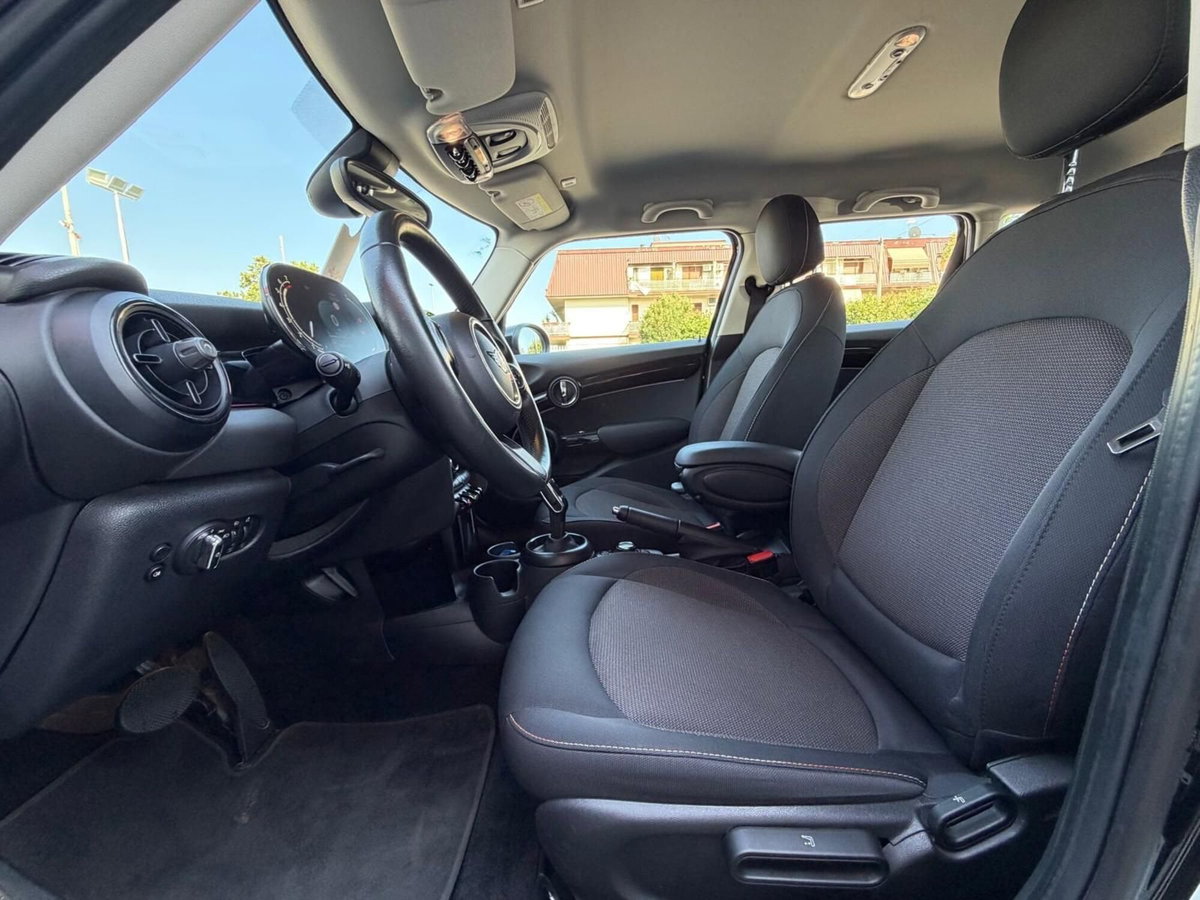 MINI Mini 1.5 Cooper Essential 5 porte (14)