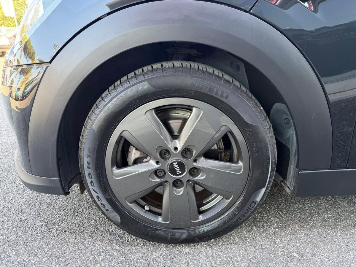MINI Mini 1.5 Cooper Essential 5 porte (8)