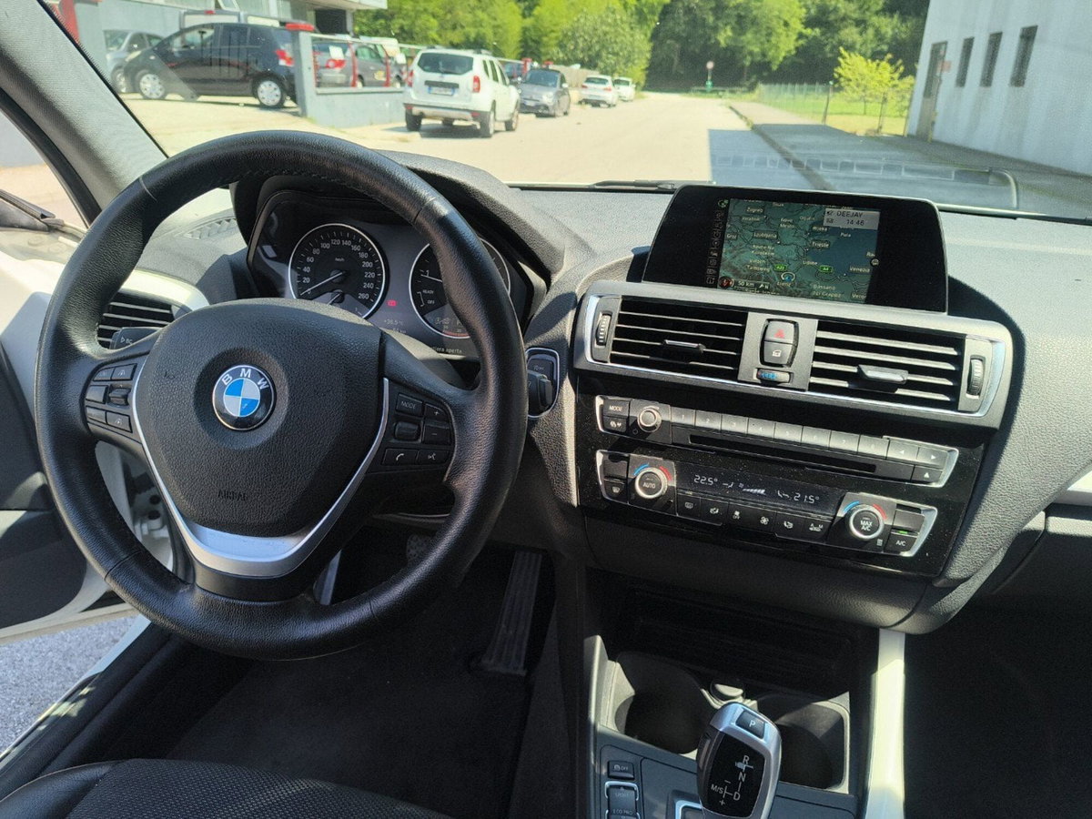 BMW Serie 1 5p. 120i 5p. Urban (15)