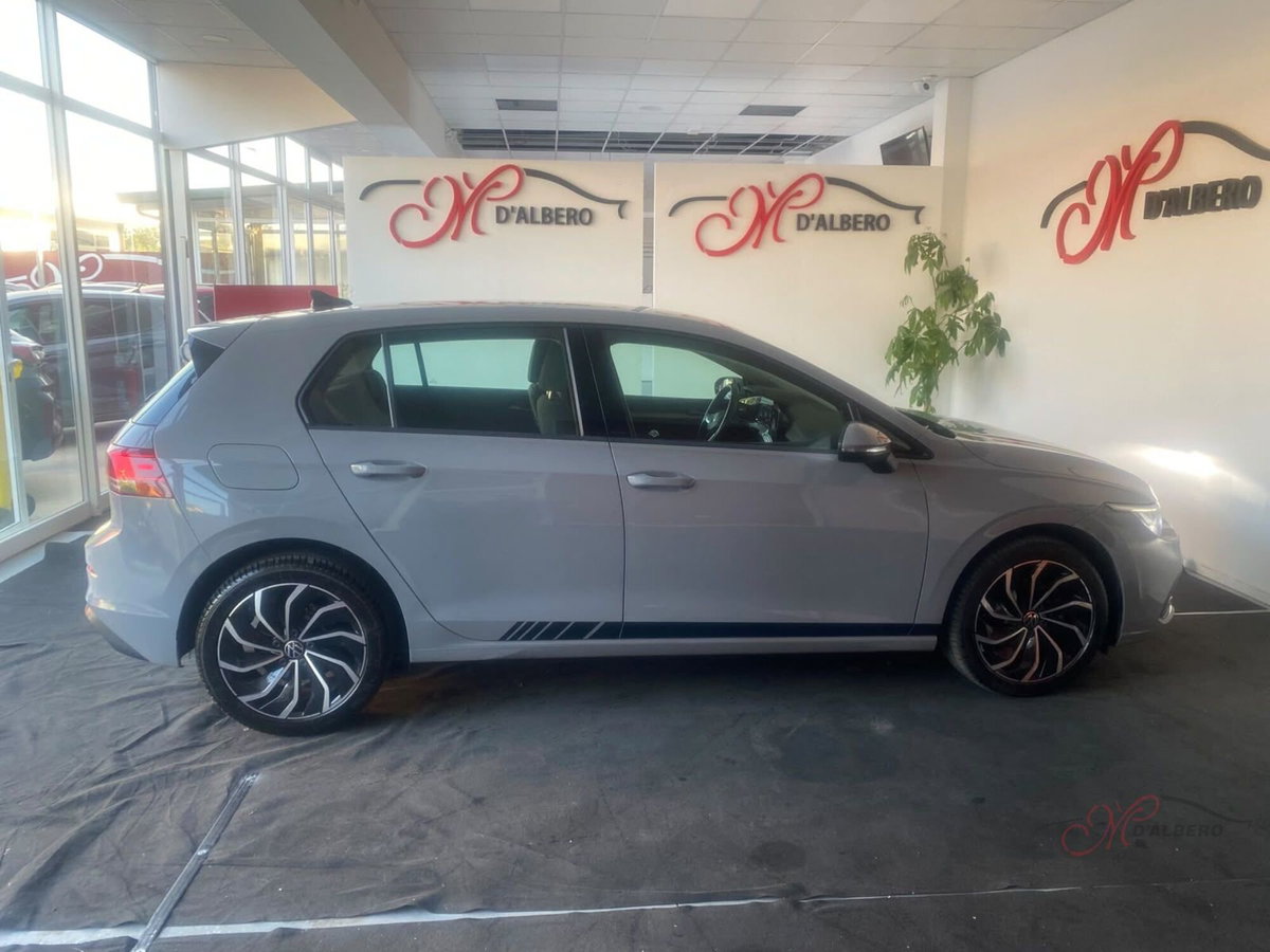 Volkswagen Golf 1.0 TSI EVO Life (5)