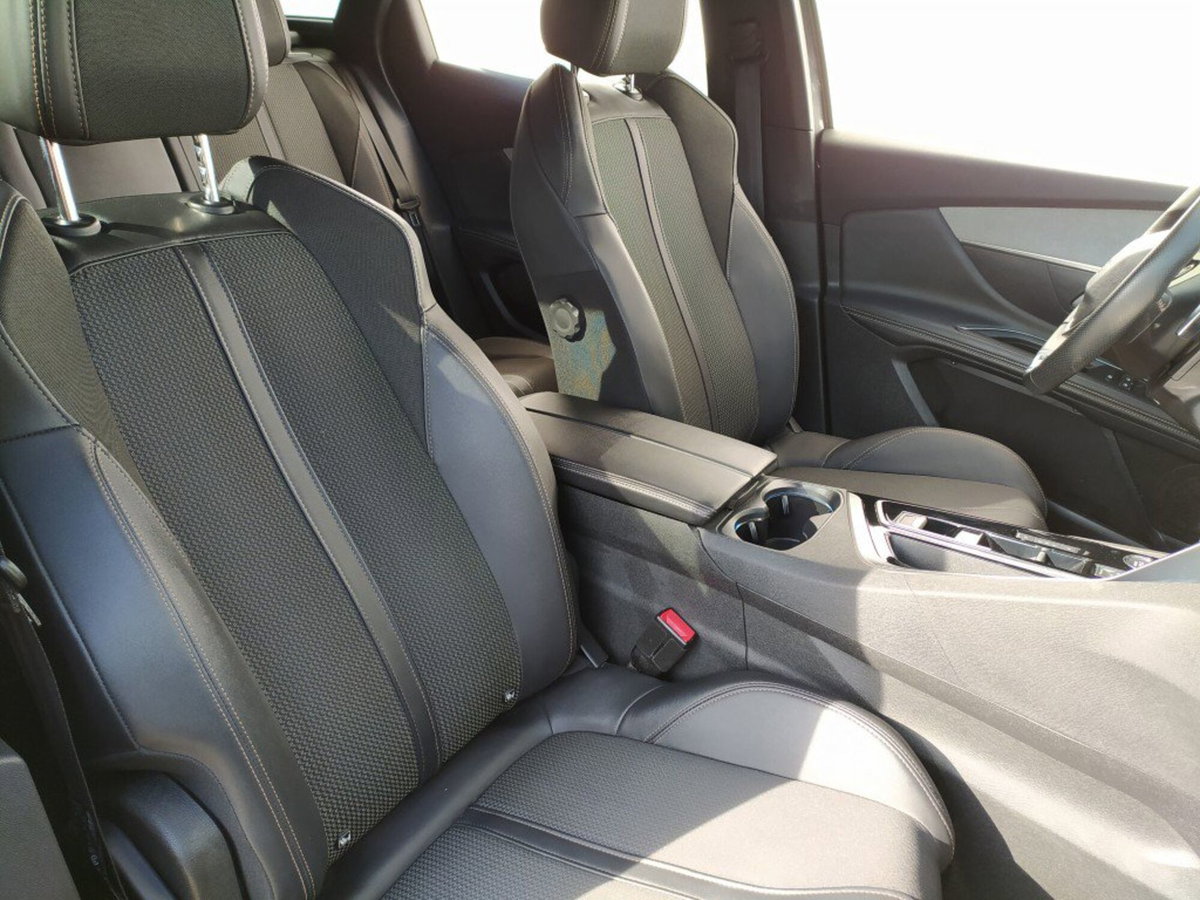 Peugeot 3008 BlueHDi 130 S&S EAT8 GT Pack (19)