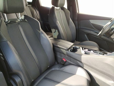 Peugeot 3008 BlueHDi 130 S&S EAT8 GT Pack (19)