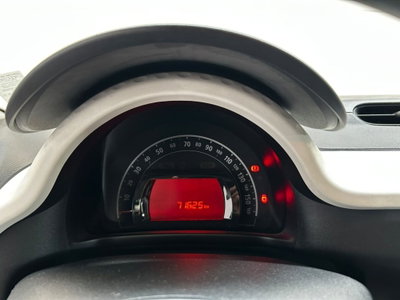 Renault Twingo 1.0 SCe Live (10)