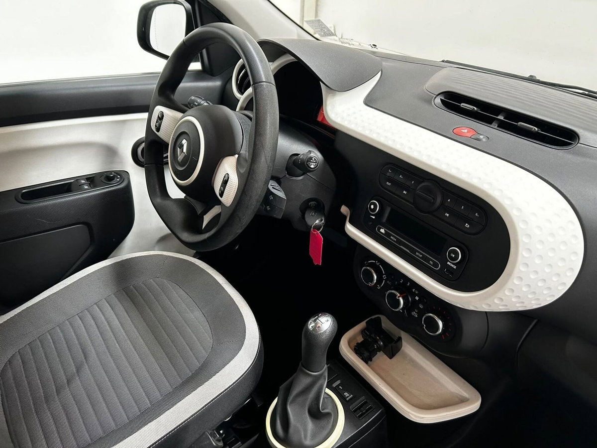 Renault Twingo 1.0 SCe Live (7)