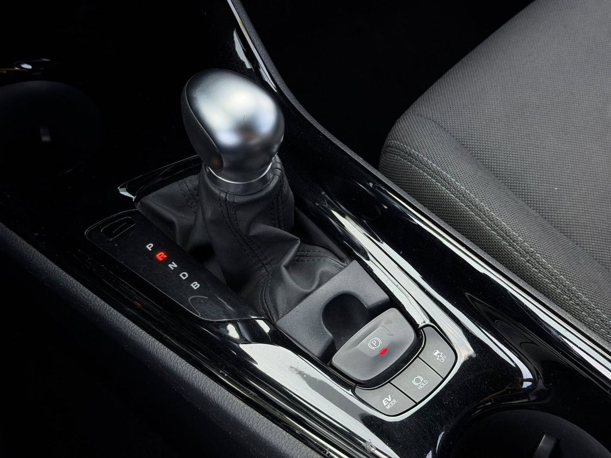 Toyota Toyota C-HR 1.8 Hybrid E-CVT Lounge (11)