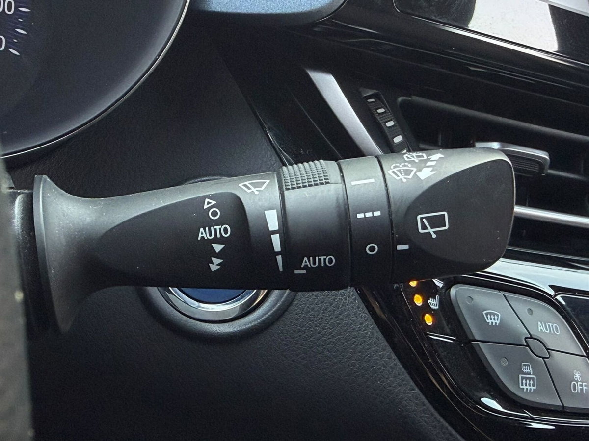 Toyota Toyota C-HR 1.8 Hybrid E-CVT Lounge (15)