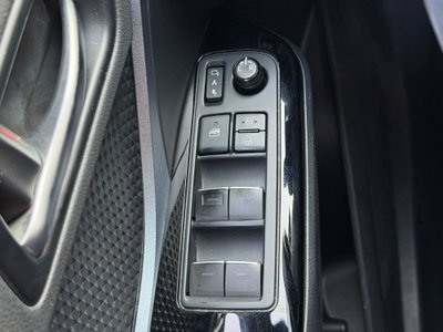 Toyota Toyota C-HR 1.8 Hybrid E-CVT Lounge (16)