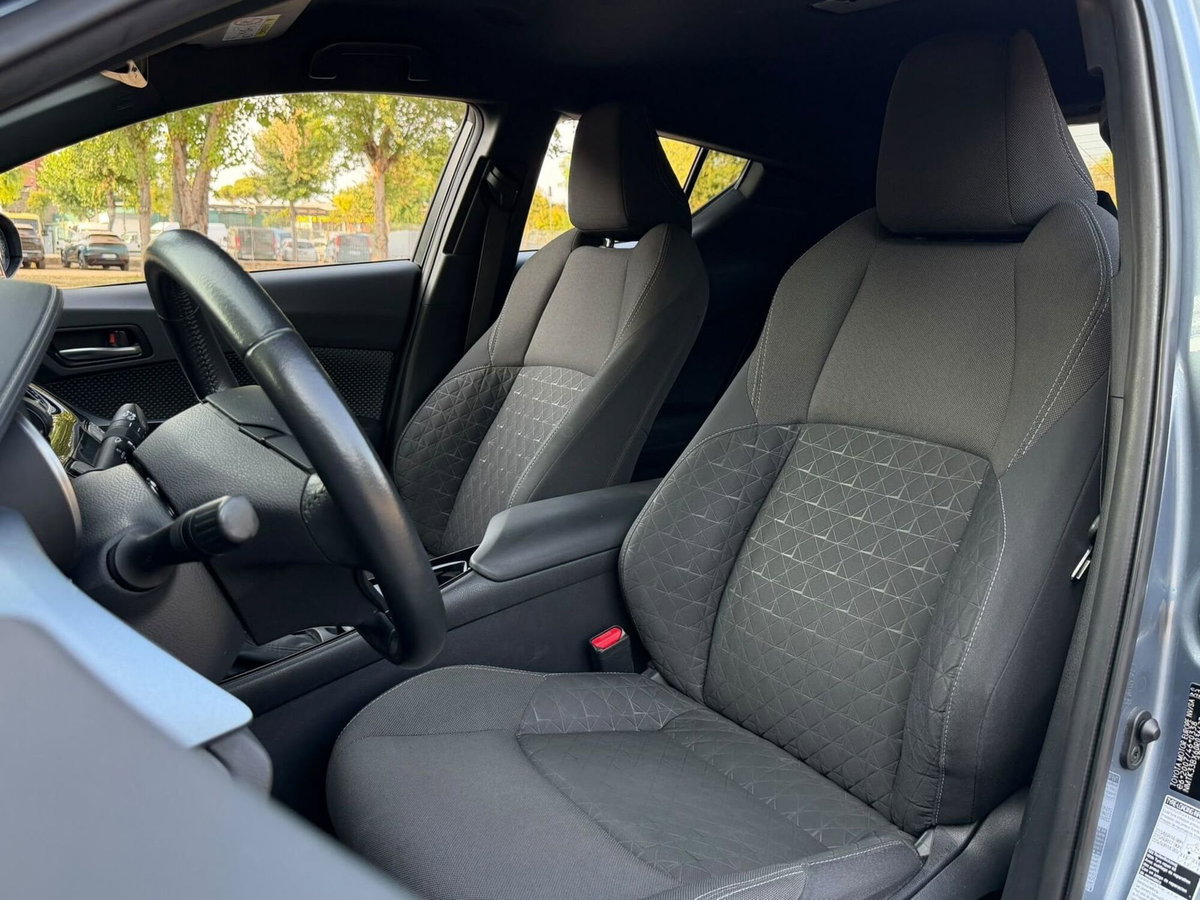 Toyota Toyota C-HR 1.8 Hybrid E-CVT Lounge (6)