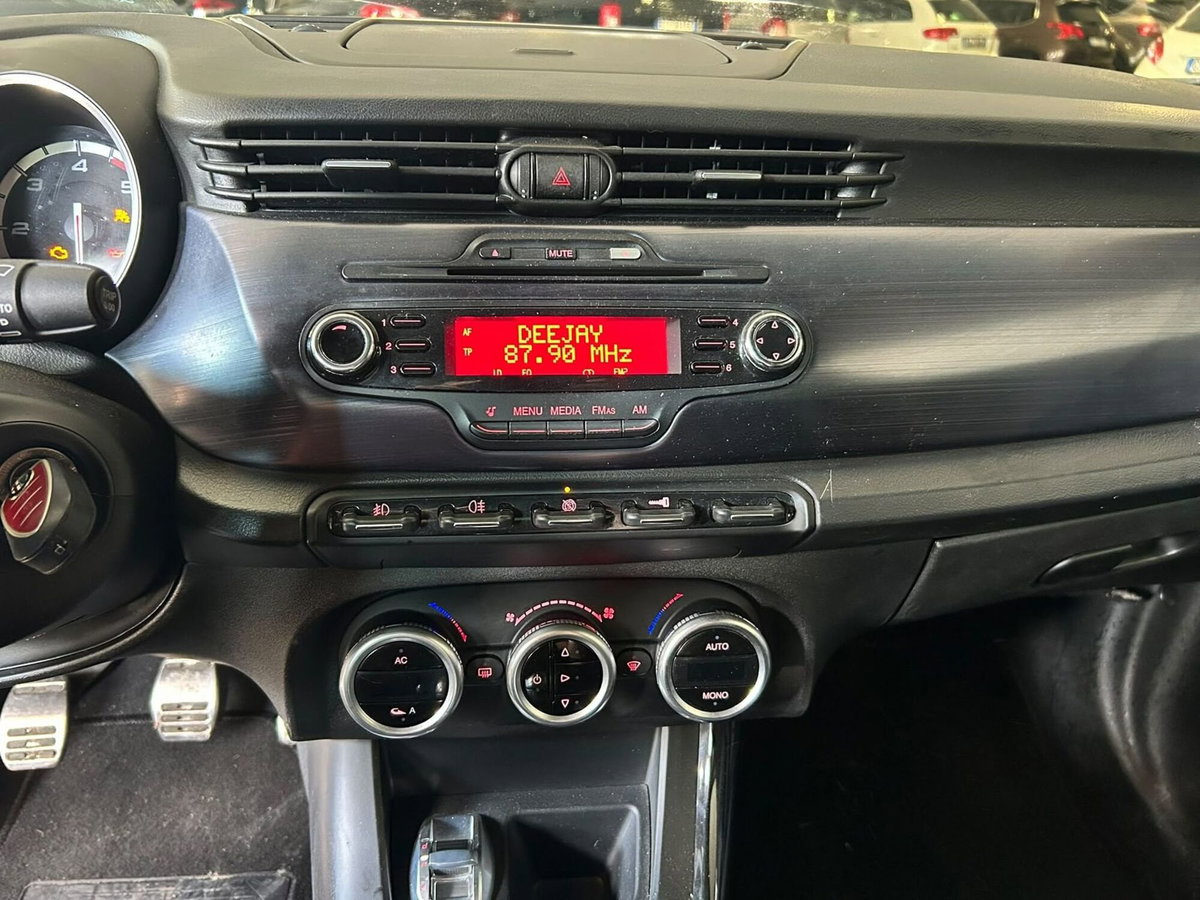 Alfa Romeo Giulietta 2.0 JTDm-2 Exclusive 170cv (10)