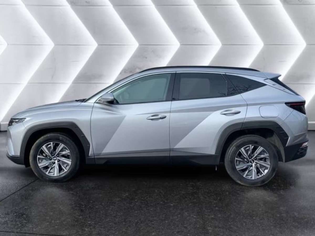 Hyundai Tucson 1.6 hev Exellence 4wd auto (2)