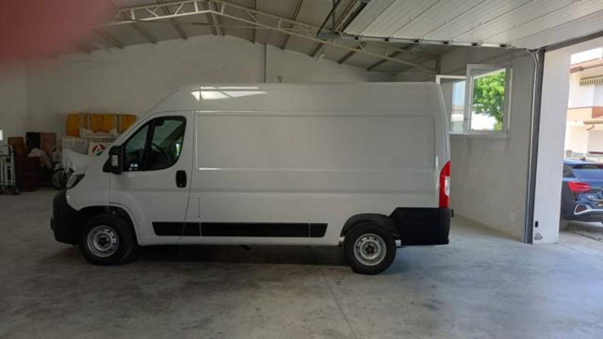 Peugeot Boxer Furgone 335 2.2 BlueHDi 140 S&S PM-TM Furgone Vetrato (2)