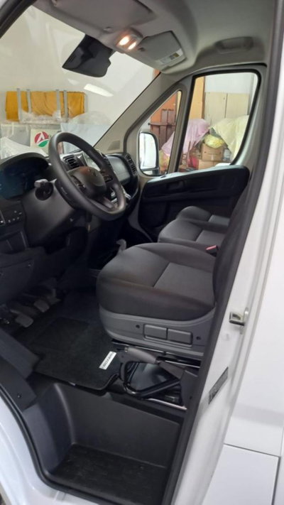 Peugeot Boxer Furgone 335 2.2 BlueHDi 140 S&S PM-TM Furgone Vetrato (3)