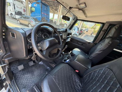 Land Rover Defender 110 2.2 TD4 Station Wagon N1 (10)