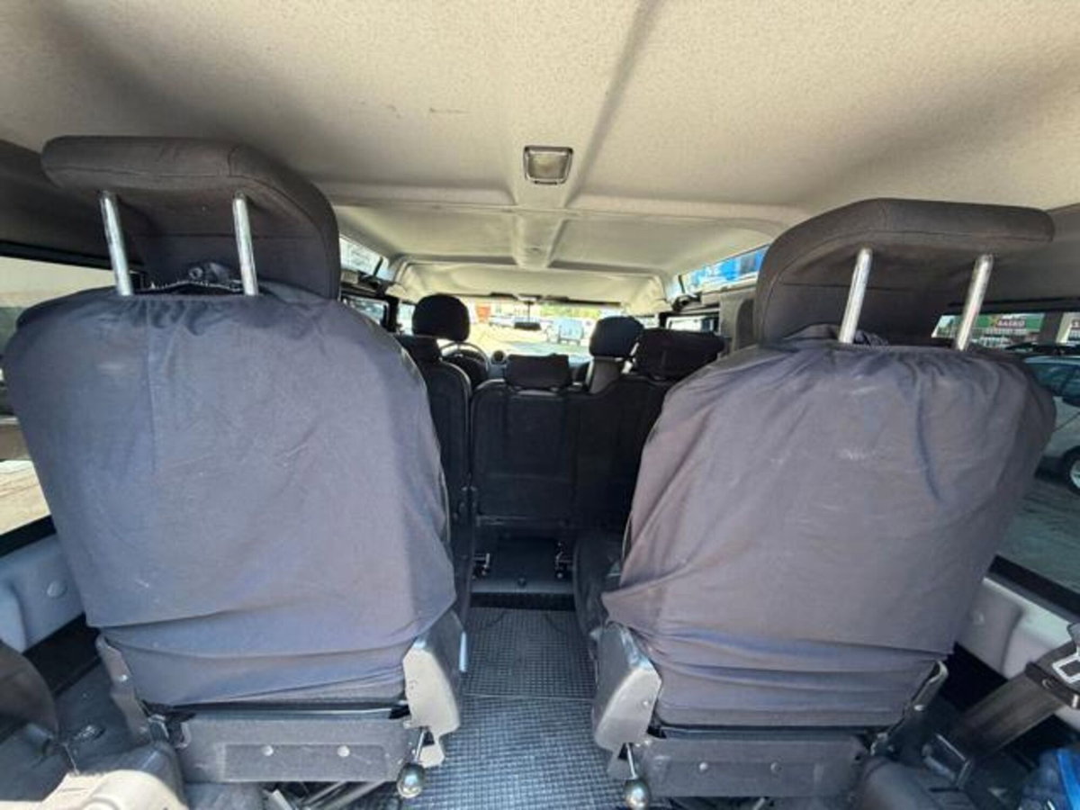 Land Rover Defender 110 2.2 TD4 Station Wagon N1 (13)