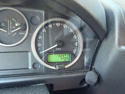 Land Rover Defender 110 2.2 TD4 Station Wagon N1 (18)