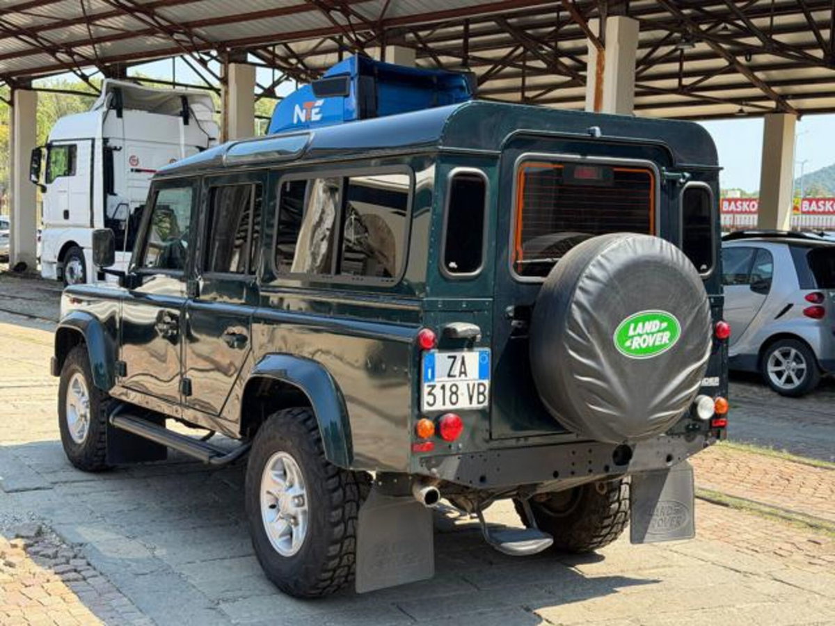 Land Rover Defender 110 2.2 TD4 Station Wagon N1 (7)
