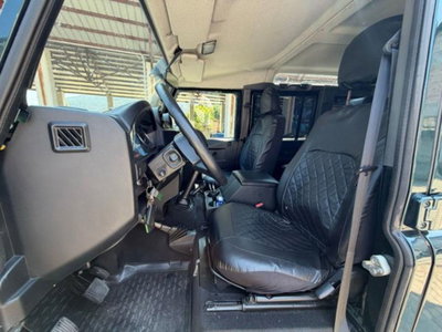 Land Rover Defender 110 2.2 TD4 Station Wagon N1 (9)