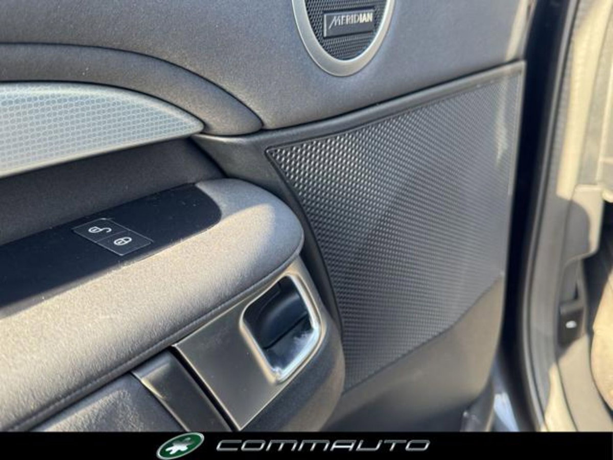 Land Rover Discovery 3.0 SDV6 306 CV Landmark Edition (12)