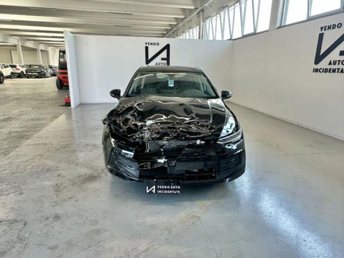 Volkswagen Golf 1.5 tsi ehybrid Edition 204cv dsg (2)