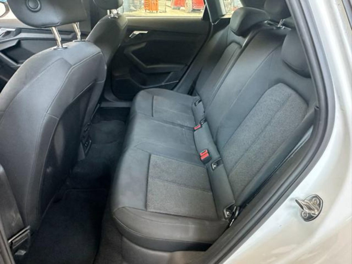 Audi A3 Sportback 30 TDI S tronic Business (13)