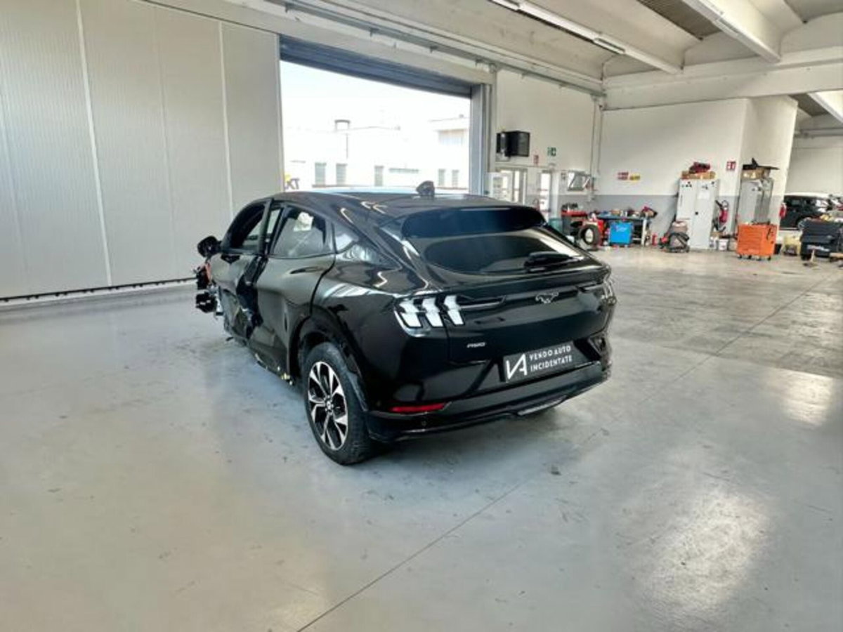 Ford Mustang Mach-E AWD  Extended 351CV (5)