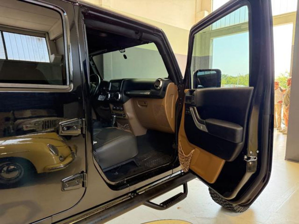 Jeep Wrangler Unlimited 3.6 V6 Sahara Auto (18)
