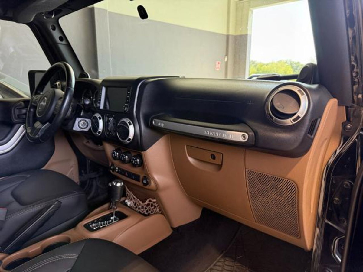 Jeep Wrangler Unlimited 3.6 V6 Sahara Auto (20)
