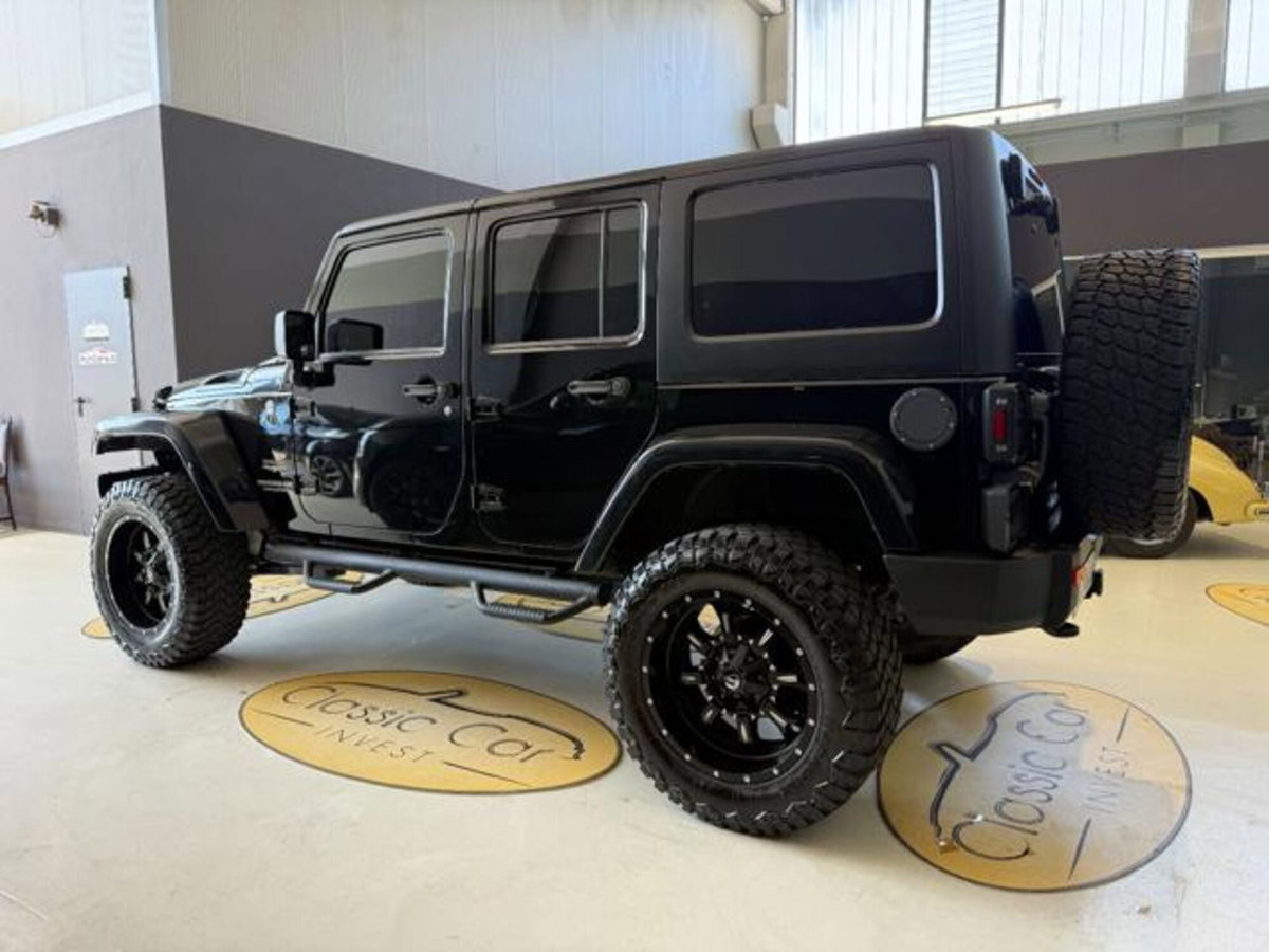 Jeep Wrangler Unlimited 3.6 V6 Sahara Auto (4)